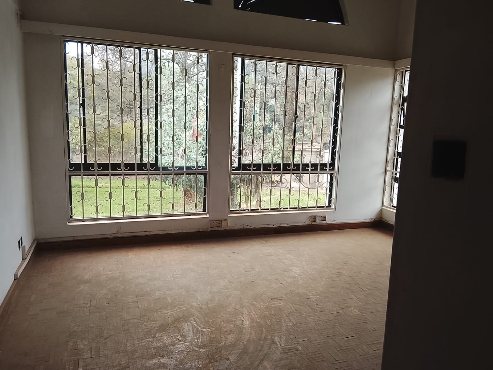 Prestigious 1 Acre with a 5 Bedroom Villa in Lavington , James Gichuru