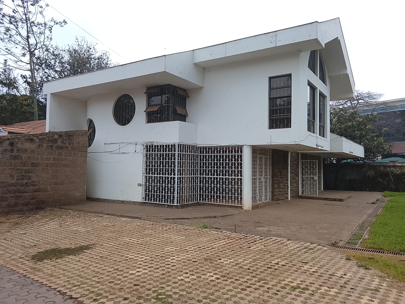 Prestigious 1 Acre with a 5 Bedroom Villa in Lavington , James Gichuru