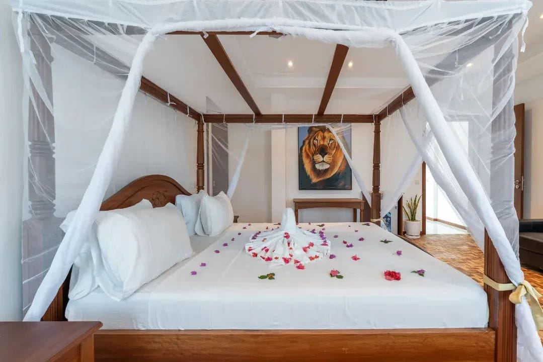 Discover over 30  stunning options  holiday villas available for August Gate aways. in Diani.